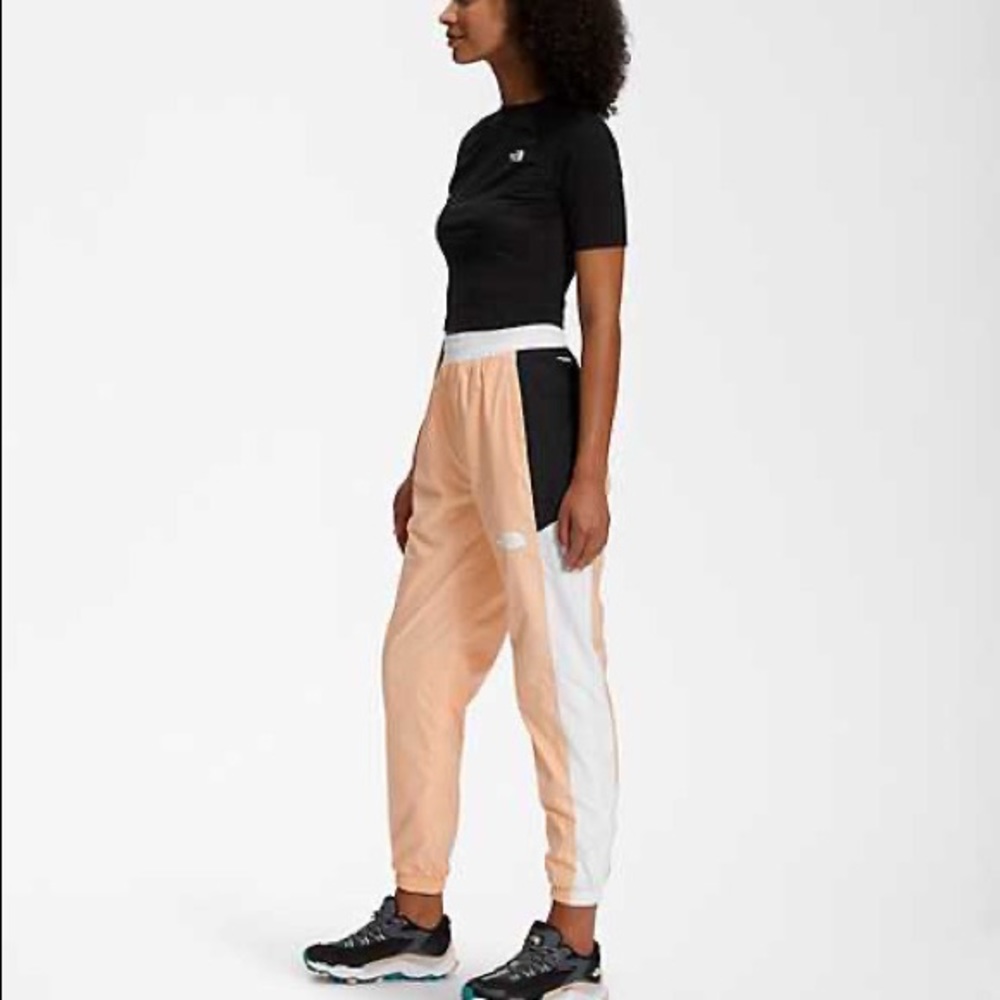 NWT Women’s Hydrenaline™ Pants 2000 in apricot size small
